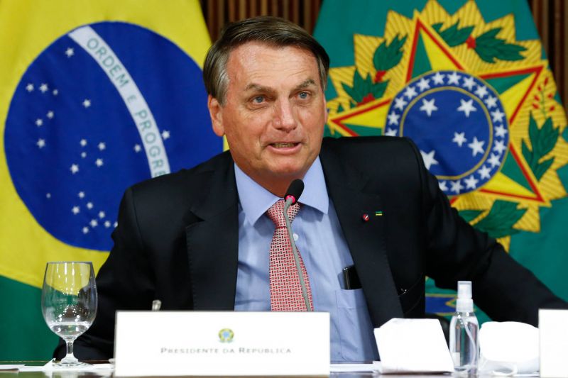 Bolsonaro vê 'pouca gente' em protestos e critica Lula 
