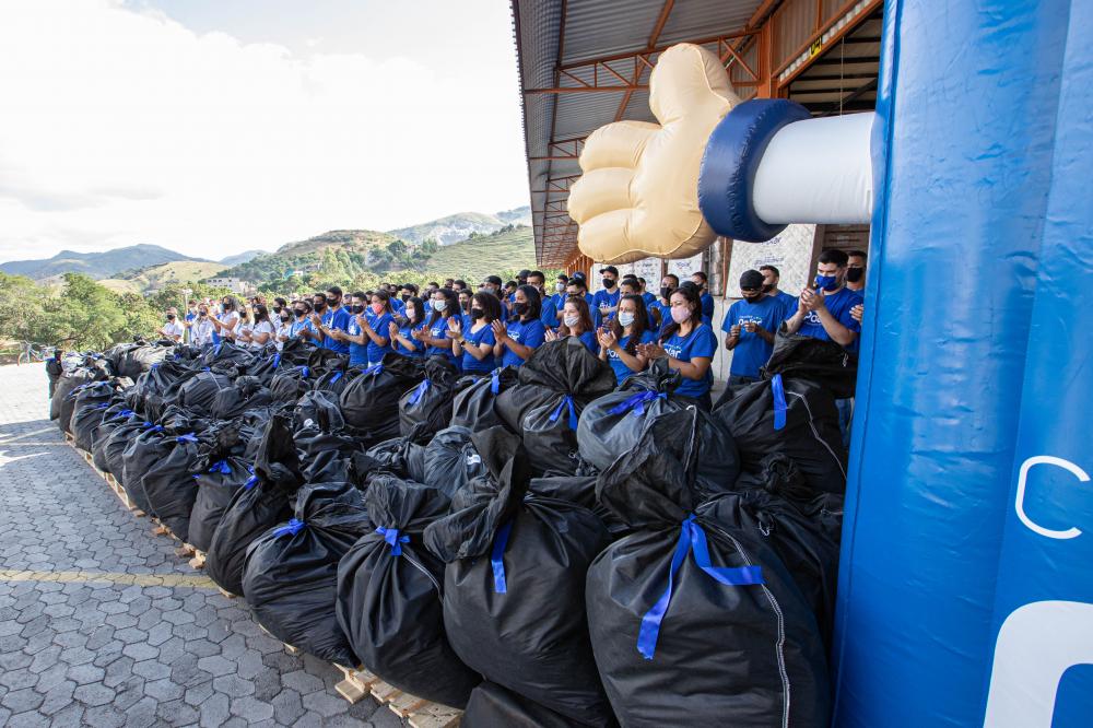 Prefeitura de Ipatinga recebe 13 mil peças de roupas para doação a entidades assistenciais