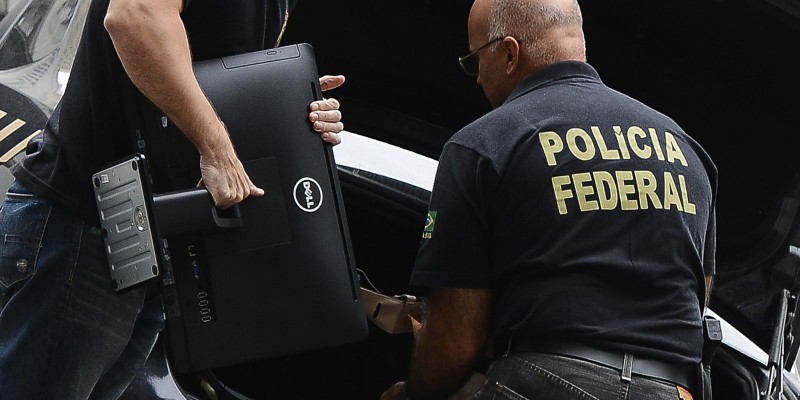 Polícia Federal combate em 3 estados venda maconha pela internet