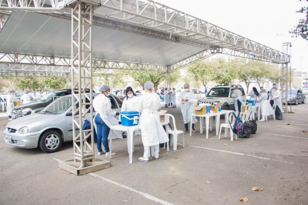 Prefeito destaca organização e eficiência de novo drive-thru em Ipatinga