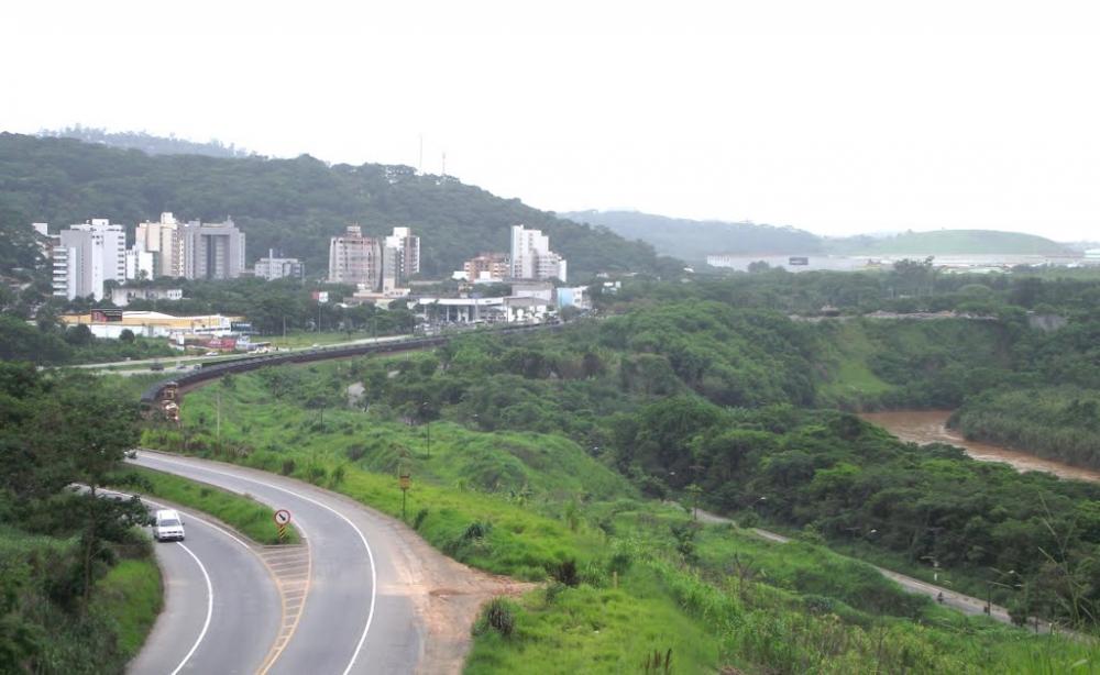 Prefeitura de Ipatinga realiza operação tapa-buracos especial no trecho urbano da BR-381