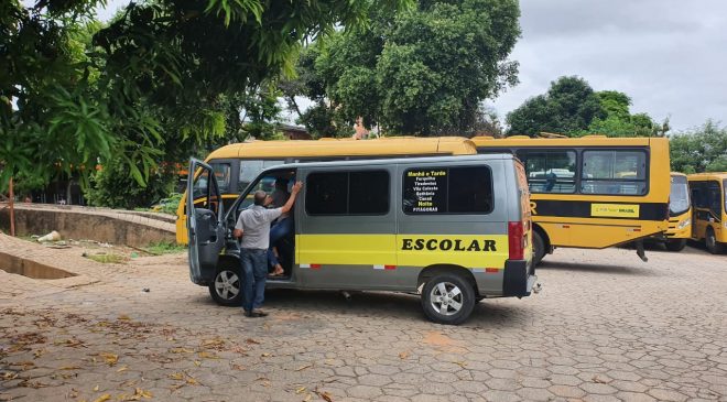 Prefeitura de Ipatinga vistoria veículos do transporte escolar