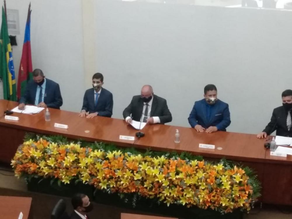 Prefeito, vice e vereadores são empossados em Ipatinga