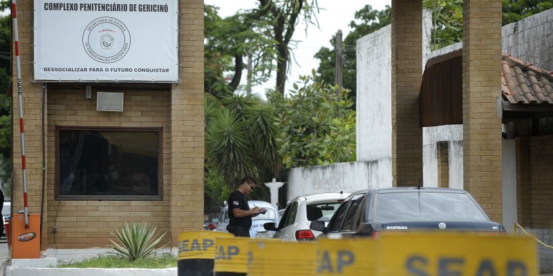 Governo derruba obra irregular para visitas íntimas em presídio do Rio