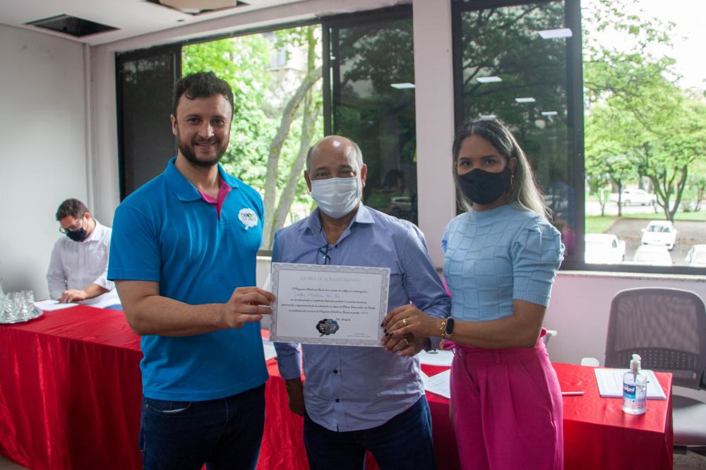 Prefeitura de Ipatinga é homenageada por implantação do programa Direito na Escola 