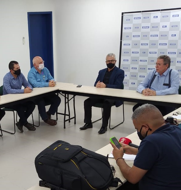 Ferrovia e ligação entre BRs vão alavancar economia de Santana do Paraíso e região