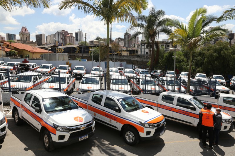 Governo de Minas entrega 44 kits de Defesa Civil para Barbacena e municípios da região