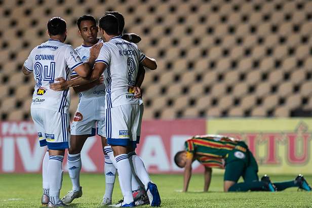 Cruzeiro vence Sampaio Corrêa por 1 x 0