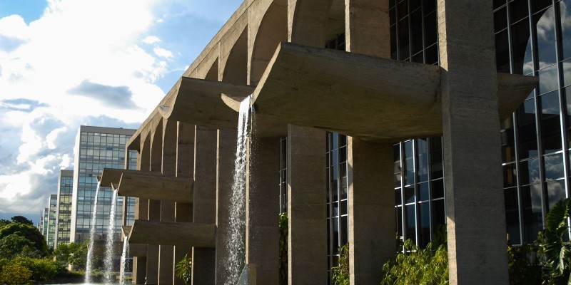 Justiça regulamenta visto temporário de nômades digitais no Brasil