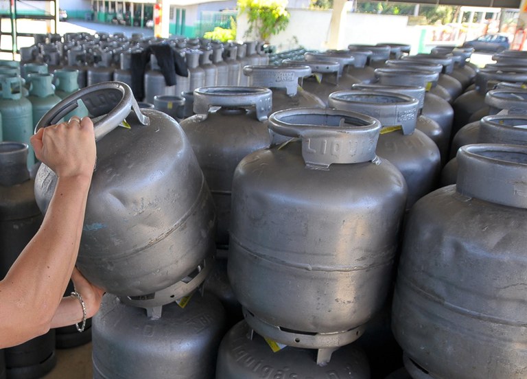 Preço do gás de cozinha sobe mais que o dobro da inflação e encerra 2020 com alta de 9,24%