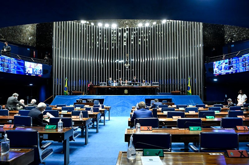 Senado prorroga cargos temporários no Ministério da Agricultura e na ANS