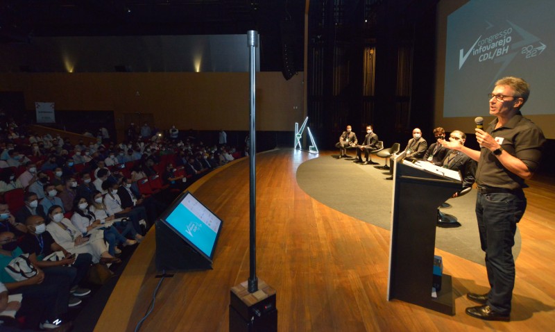 Governador participa de abertura do Congresso Infovarejo em Belo Horizonte