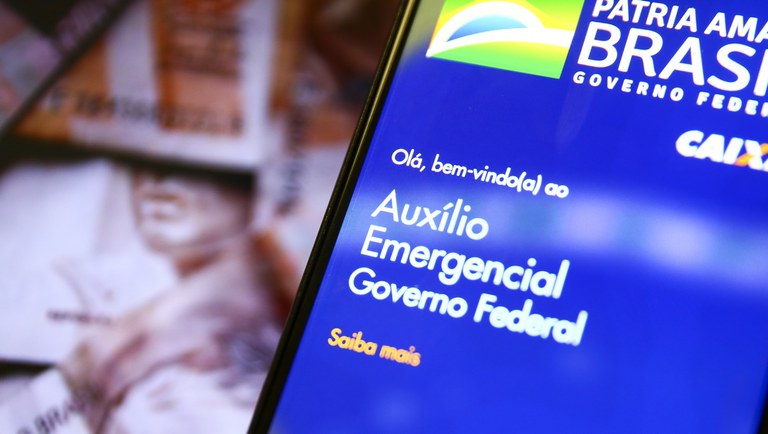 Liberado auxílio emergencial para pessoas nascidas em agosto