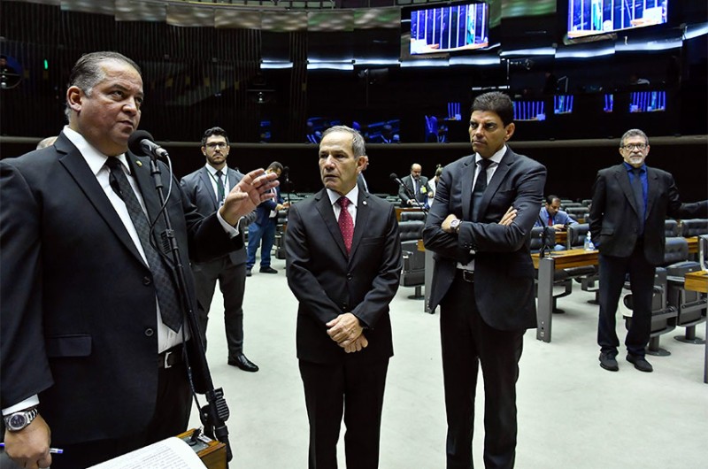 Transferência de R$ 7,7 bi da Petrobras a estados e municípios é aprovada