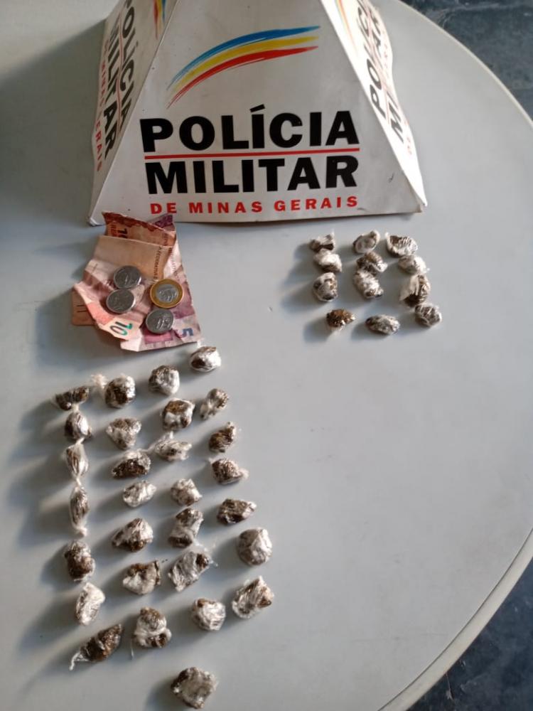 Adolescente é apreendido com buchas de maconha durante operação, em Ipatinga