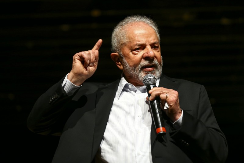 Lula se submete a exames de rotina em São Paulo