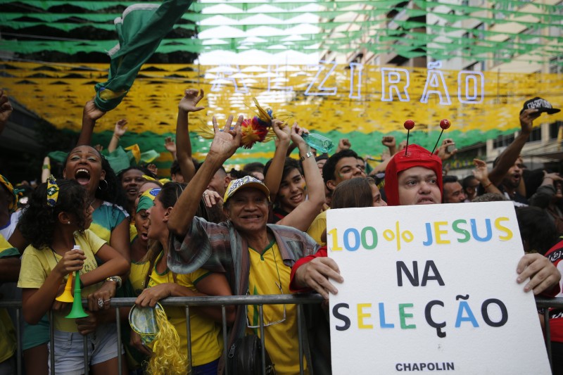 Festa do Alzirão, uma das mais tradicionais na Copa, é suspensa no Rio