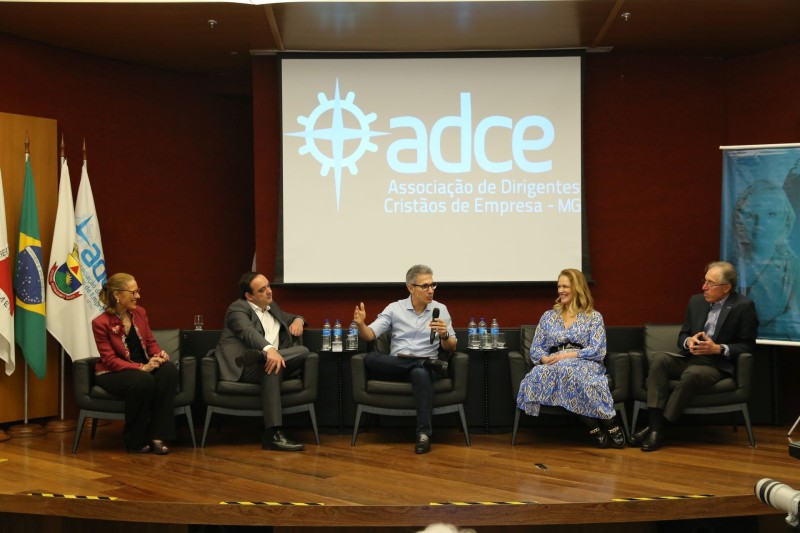 Governador destaca metas da administração estadual em evento da ADCE-MG