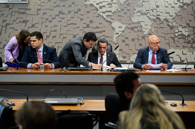 CRE vai avaliar seis nomes para embaixadas do Brasil