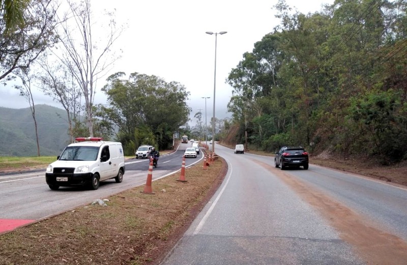 DER-MG libera o tráfego no km 15 da MG-030, em Nova Lima
