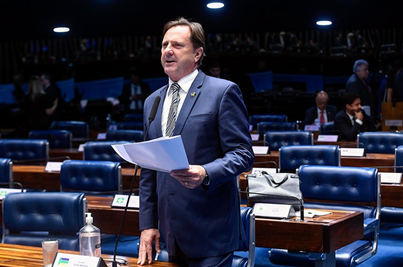 Segue para sanção projeto que estabelece prótese cardíaca por cateter no SUS