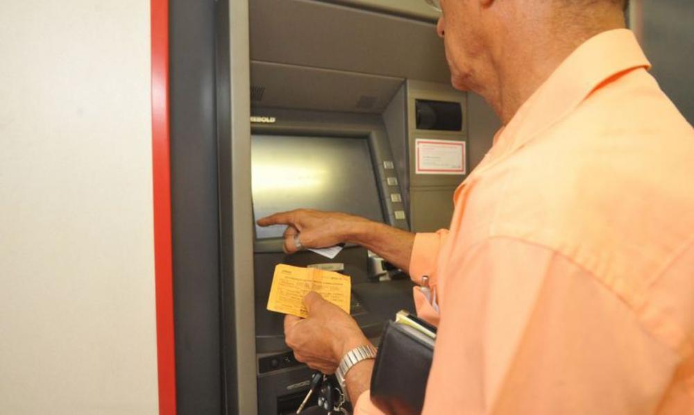 Bancos retomam atendimento nesta quarta-feira