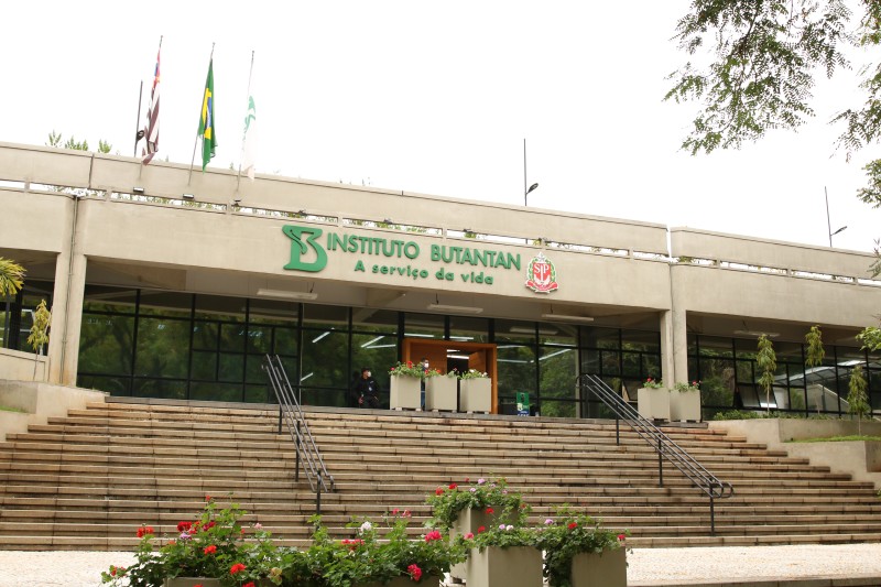 Isaías Raw, ex-diretor do Instituto Butantan, morre em SP aos 95 anos