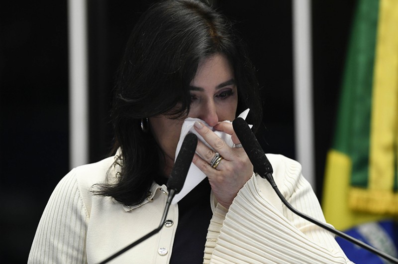 Em sua despedida, Simone Tebet defende a democracia e a participação da mulher na política