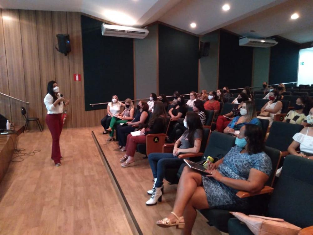 Concursados da Educação tomam posse em Ipatinga