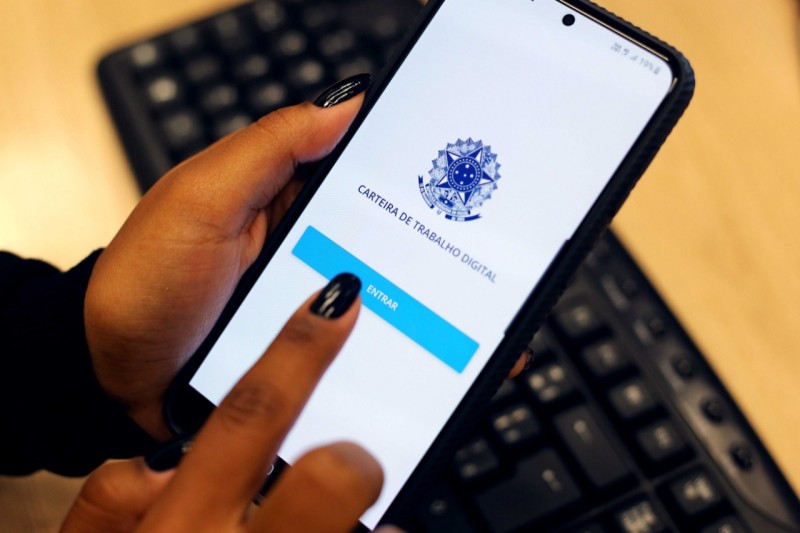 Minas ultrapassa a marca de 630 mil vagas de trabalho com carteira assinada em quase quatro anos