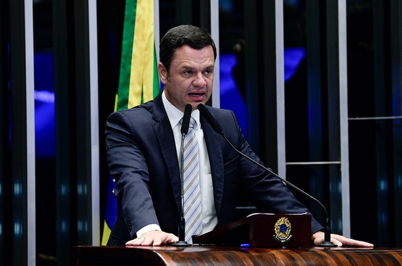 Minuta em poder de Torres evidencia risco à democracia, dizem senadores
