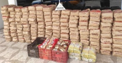 Carga de mais de 700kg de café roubada em Turmalina é recuperada pela PM em Itaobim