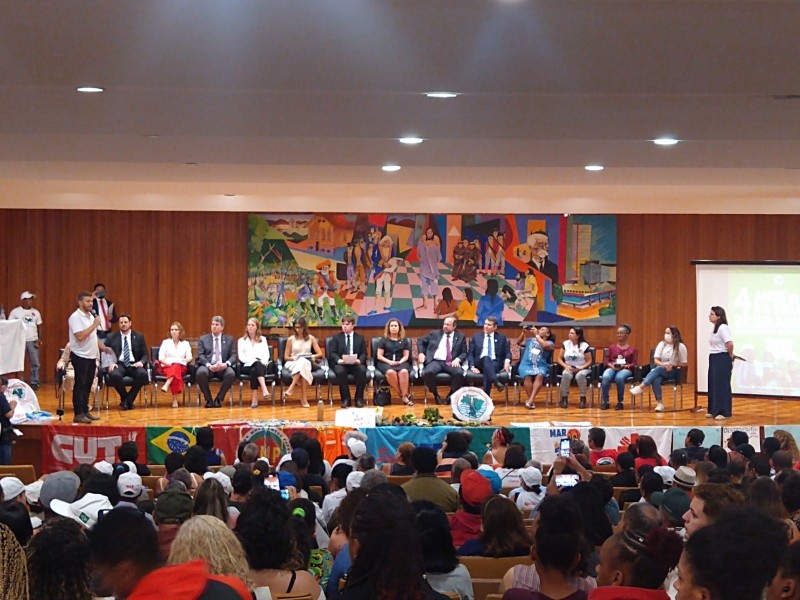 Reaparação pelo rompimento das barragens de Brumadinho e Mariana é tema de reunião entre atingidos e autoridades