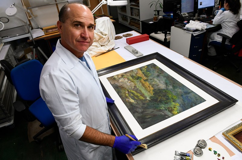 Senado restaura e volta a expor primeira obra de arte vandalizada em 8 de janeiro