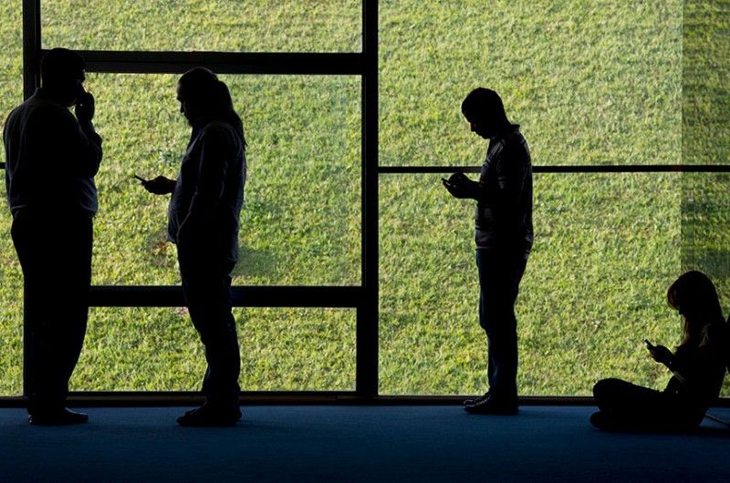 Dia da Internet Segura: Senado age contra fake news e desinformação