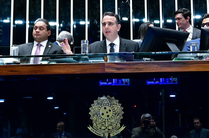 Senado convida Haddad e Campos Neto para sessão temática sobre juros