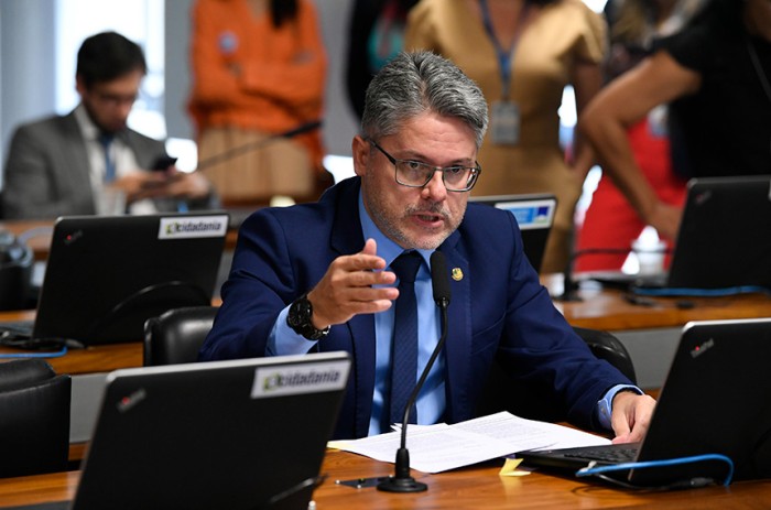 Vai à CCJ projeto que prioriza julgamentos de improbidade administrativa