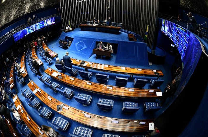 Plenário aprova desarquivamento de proposições