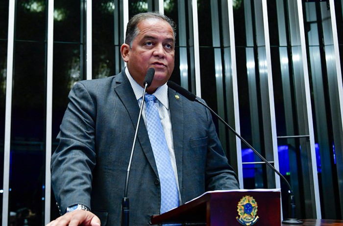 Eduardo Gomes defende inclusão social para pessoas com síndrome de Down