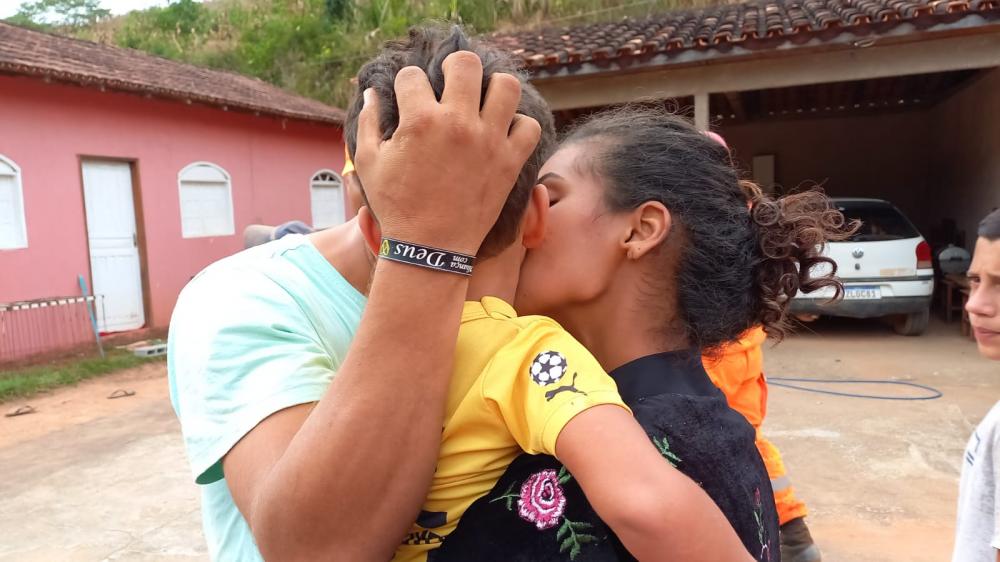 FINAL FELIZ: Theo, o garoto de Jaguaraí, é encontrado no alto de uma lavoura