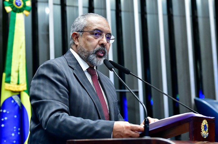 Paim manifesta preocupação com o aumento da violência nas escolas