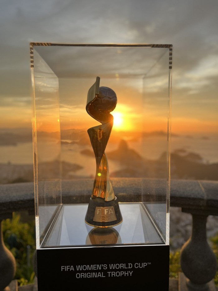 Futebol feminino: taça da Copa do Mundo é exibida no Corcovado, no Rio