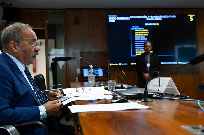 Retomar relações com a Venezuela beneficia o Brasil, aponta senador