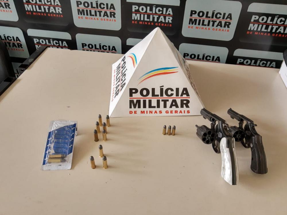Polícia Militar prende homem em flagrante por porte ilegal de armas de fogo em Guanhães