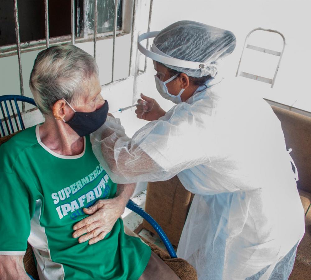 Ipatinga inicia a vacinação de idosos de 80 a 84 anos, na próxima segunda-feira