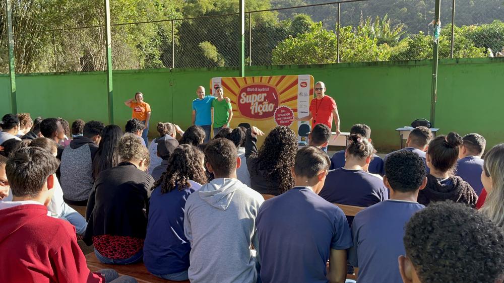 São João Evangelista e Rio Vermelho recebem espetáculo de improviso da Cia Atores de Mar