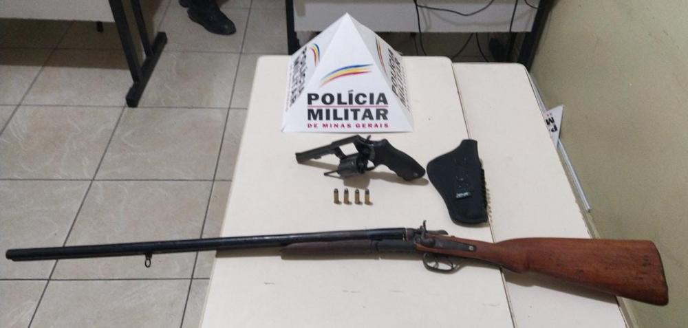 PM recebe denúncia e apreende armas de fogo em Timóteo