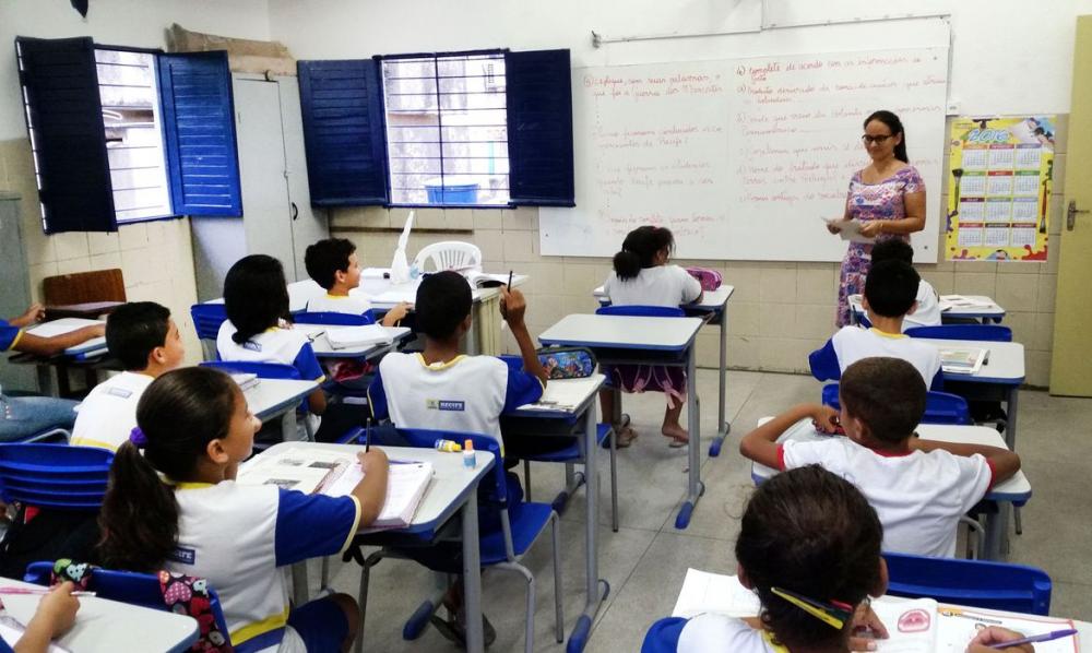 Escolas, estados e municípios devem atualizar cadastros para receberem recursos do Programa Dinheiro Direto na Escola em 2021
