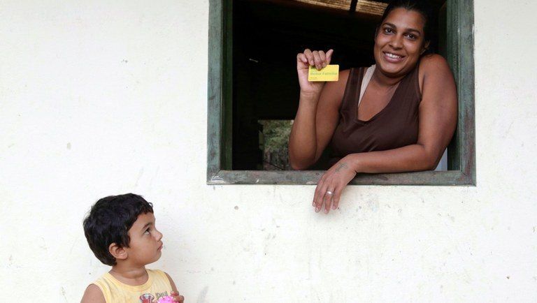 Auxílio é liberado para membros do Bolsa Família com NIS final 7 