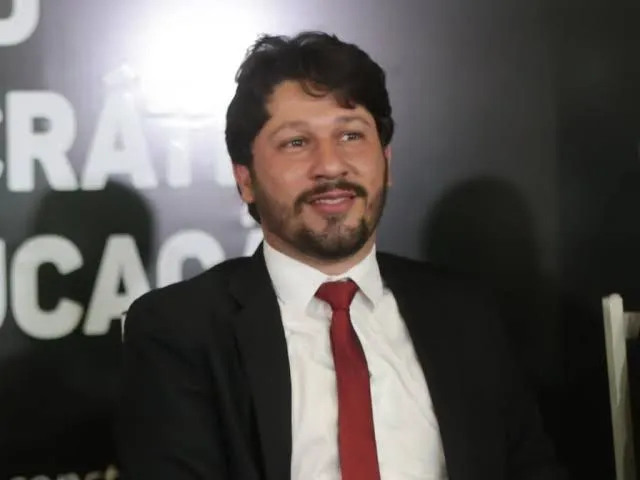 Prefeito de Timóteo Pressiona Câmara para Alterar Orçamento e Compromete Futuro da Nova Gestão